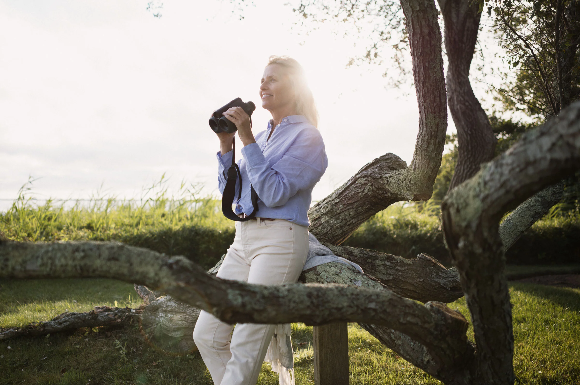 AX Visio 10×32 Smart Binoculars